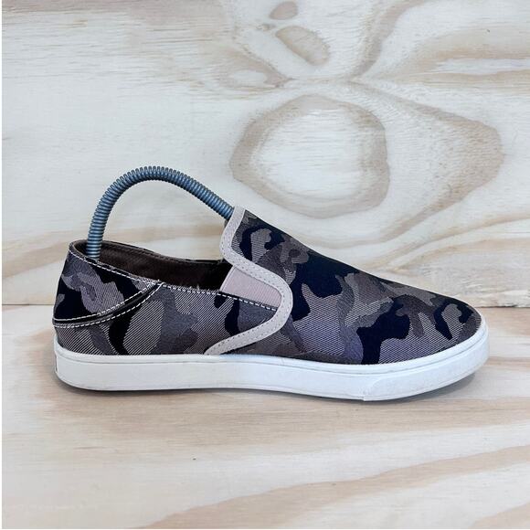 OluKai -Pehuea Pa'i Camo -Sneakers Slip-On - Gray - women's - W8.5 - 20360-6QKE - Picture 5 of 9